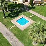 #310 Family Pool & Nearby Branqueira