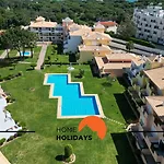 #310 Family Pool & Nearby * Branqueira