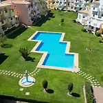 #310 Family Pool & Nearby Branqueira