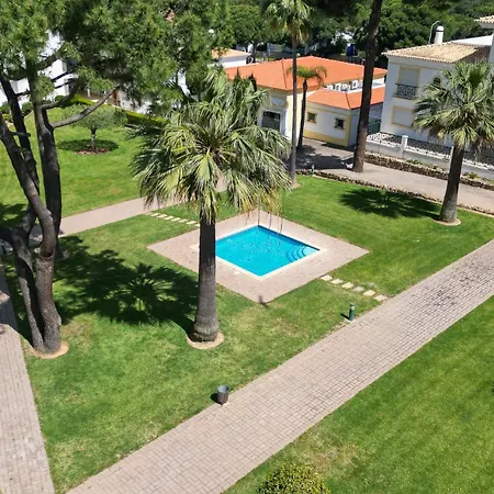 #310 Family Pool & Nearby * Branqueira