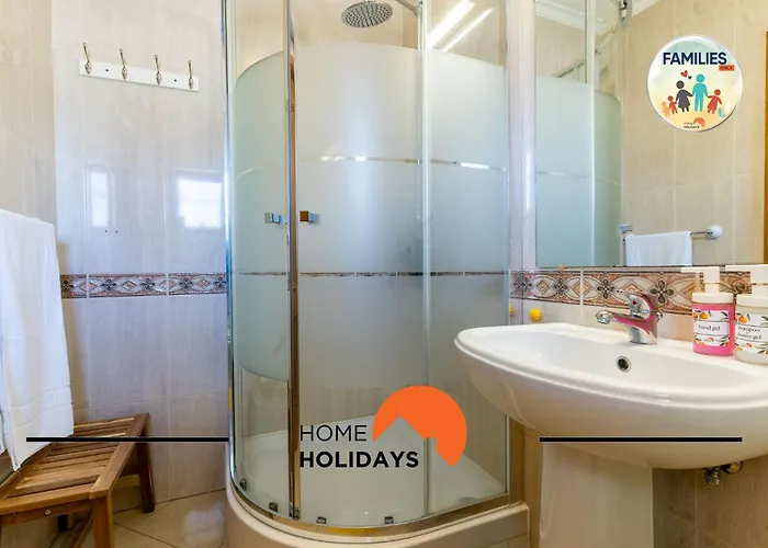 #310 Family Pool & Nearby Апартаменты *