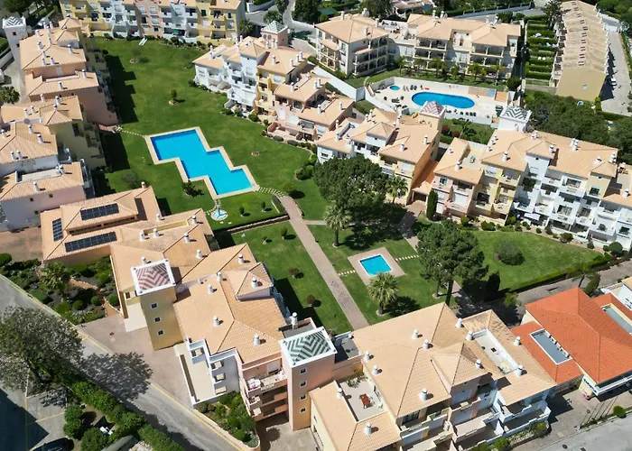 Appartement #310 Family Pool & Nearby