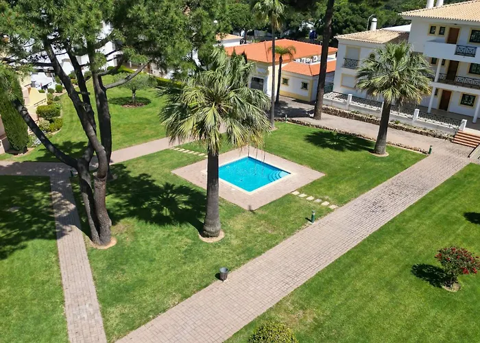 #310 Family Pool & Nearby * Branqueira